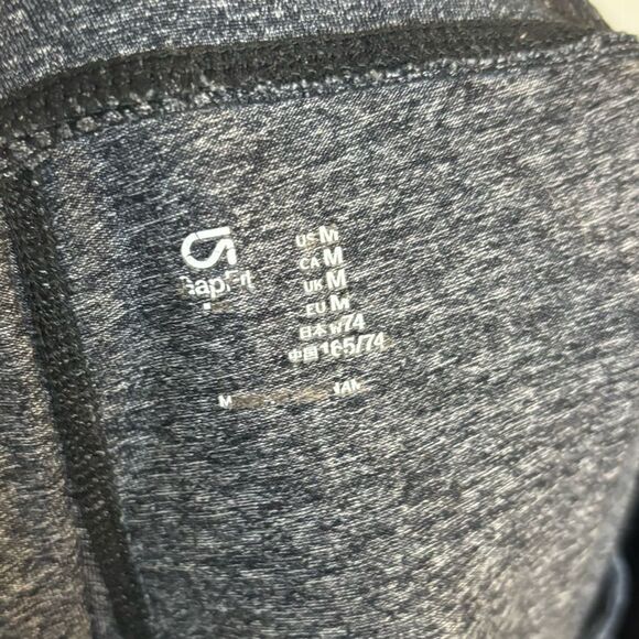 Gap Fit Gray Capri Athletic Workout Leggings Size Medium - Picture 5 of 9